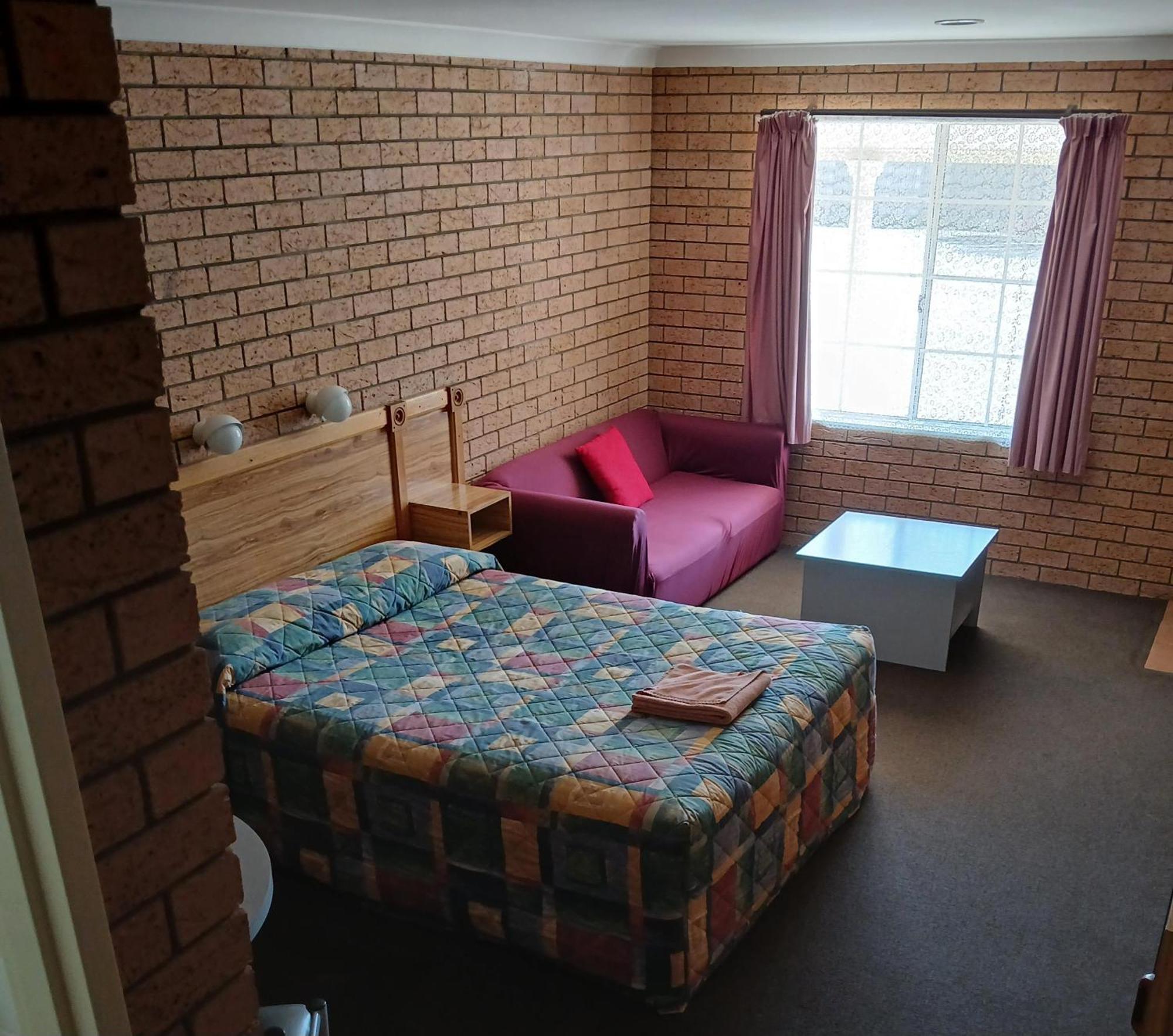 Aaron Inn Motel Нарабри Екстериор снимка