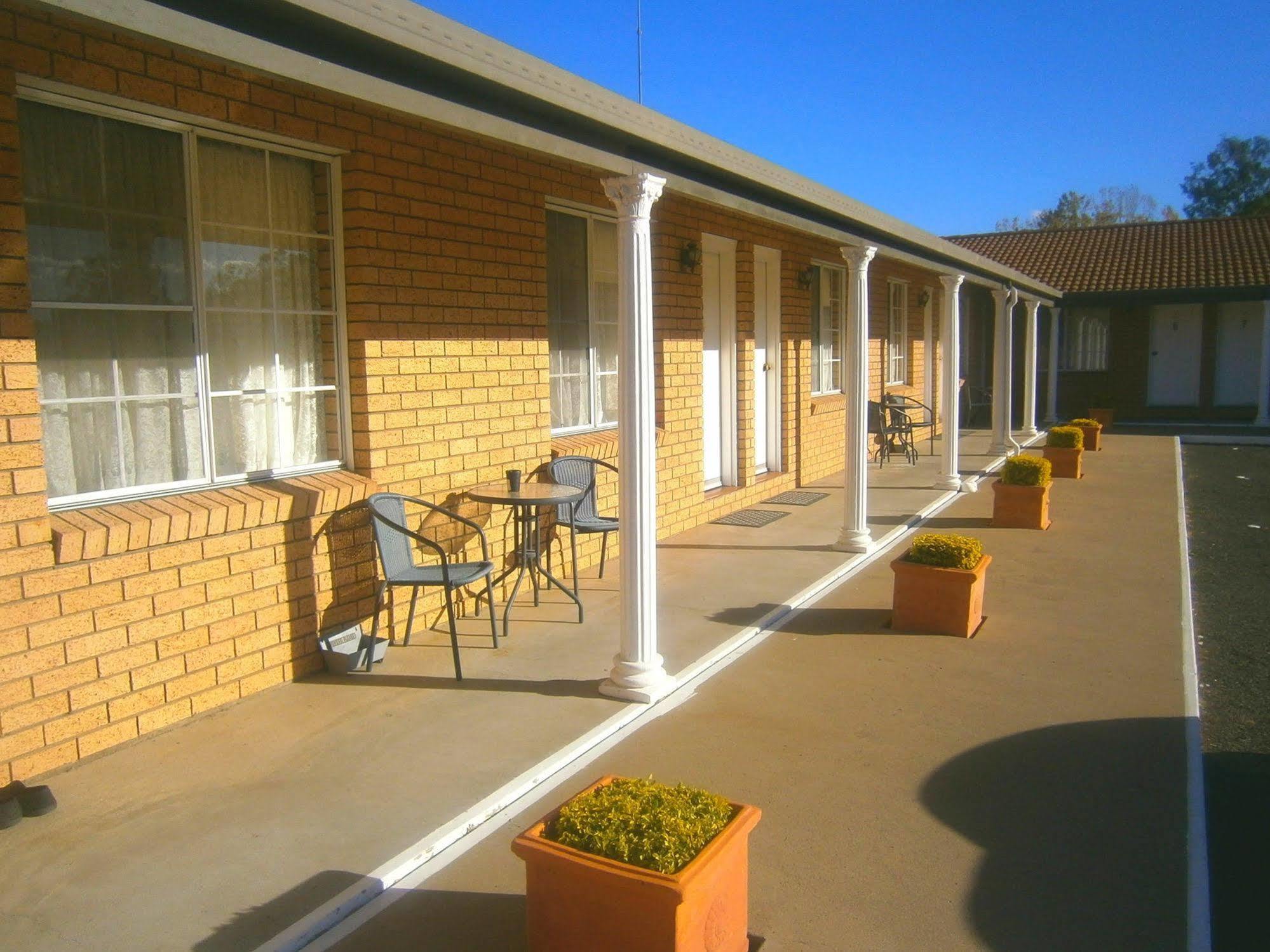 Aaron Inn Motel Нарабри Екстериор снимка