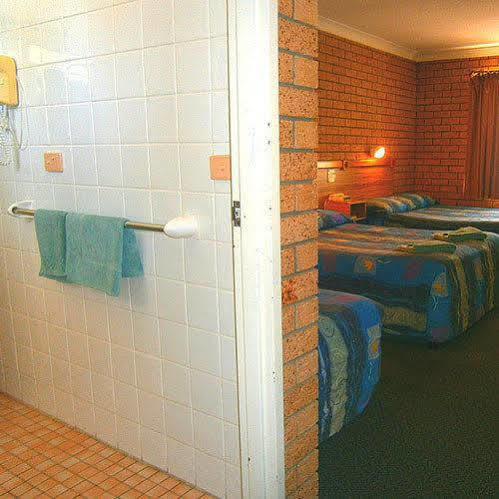 Aaron Inn Motel Нарабри Екстериор снимка